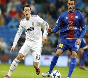 Xavi Torres: Łatwiej pokonać Real, niż Barçę