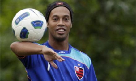 Ronaldinho: Chciałbym zagrać jeszcze kiedyś z Messim