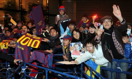 Barça odda hołd dzieciom Fukushimy