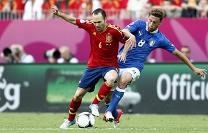 Andrés Iniesta daje lekcję futbolu