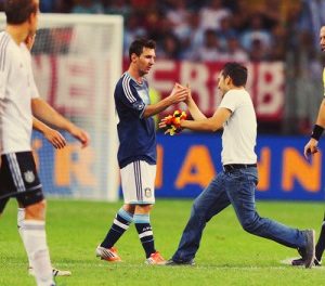 Argentyna wygrywa, Messi strzela