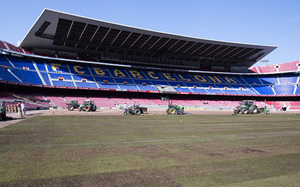 Od piątku trwa wymiana murawy na Camp Nou