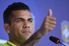 Alves: Myślę, że zostanę w Barçy
