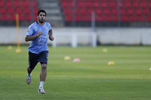 Luis Suárez może zagrać w reprezentacji przed debiutem w Barçy