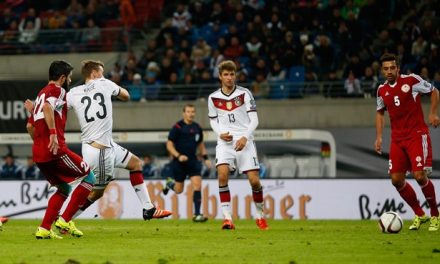 Niemcy z awansem na Euro 2016