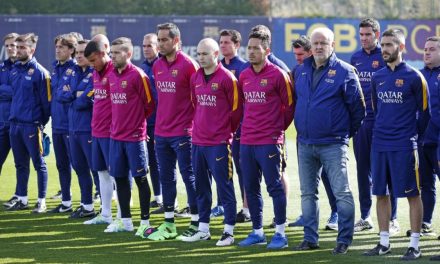 Piłkarze uczcili minutą ciszy pamięć Cruyffa