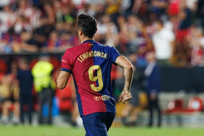 FC Barcelona Robert Lewandowski 2