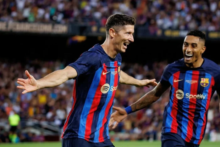 Lewandowski Barcelona 4