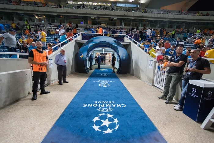 Liga Mistrzów - zdjęcie tunelu